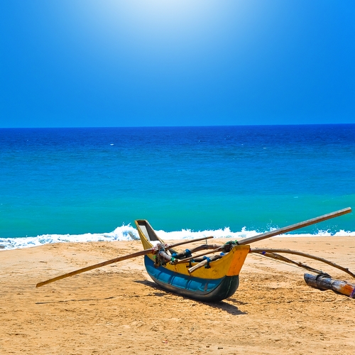 Boot op het strand van Negombo