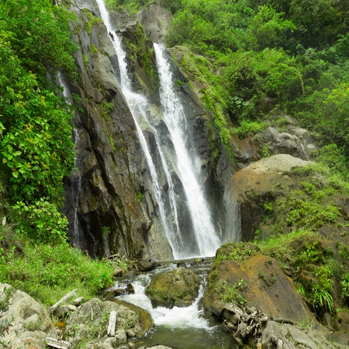 ec_al_banos chamana waterfall.jpg