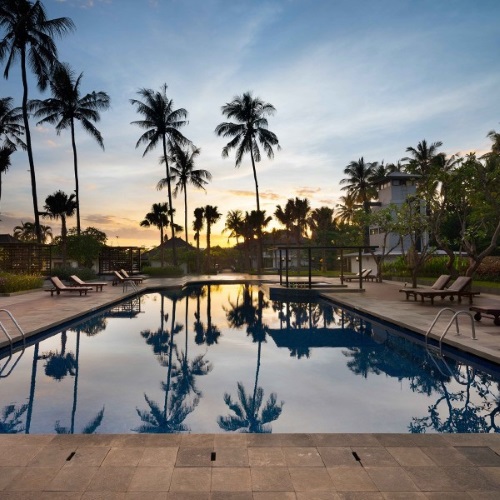 Brits Resort swimming pool