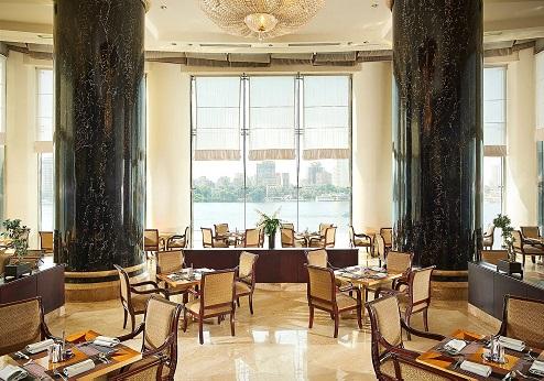 Grand Nile Tower, restaurant