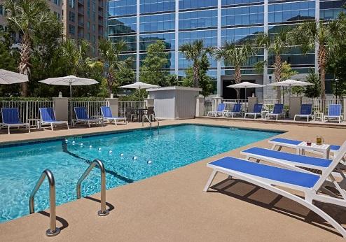 Holiday Inn Express & Suites Charleston Dwtn - Westedge, zwembad