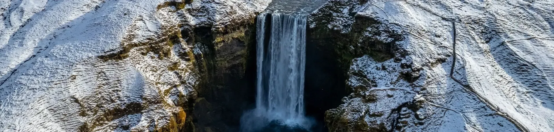 IJsland Skógafoss waterval winter