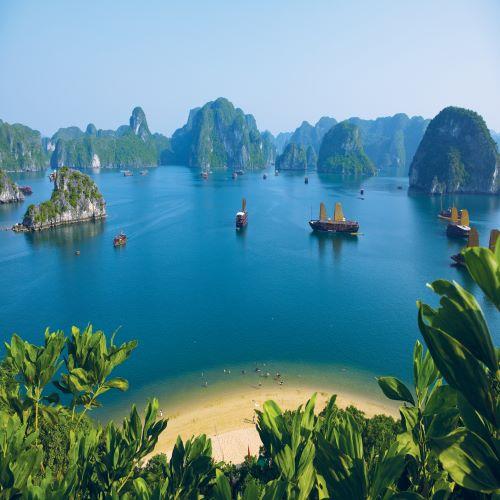 Uitzicht over Halong Bay