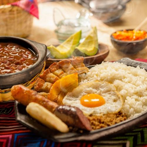 Bandeja Paisa: Medellíns Trots