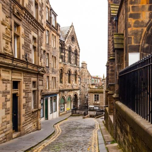 Straatje in old town Edinburgh