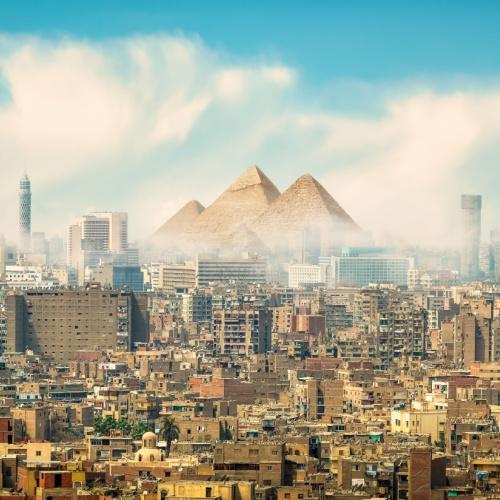 Uitzicht Cairo op pyramides