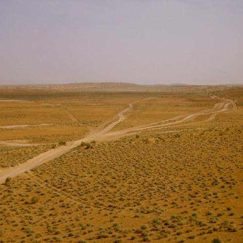 Niemandsland in de Karakum Woestijn