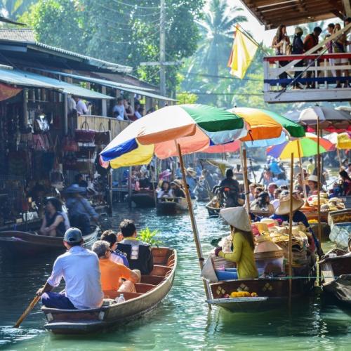 Drijvende markt in Bangkok