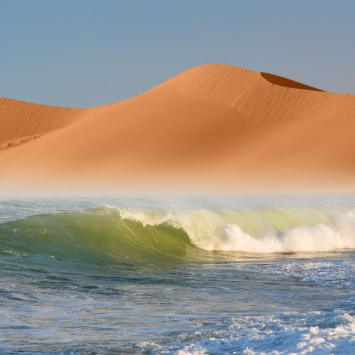 De atlantische oceaan nabij Swakopmund