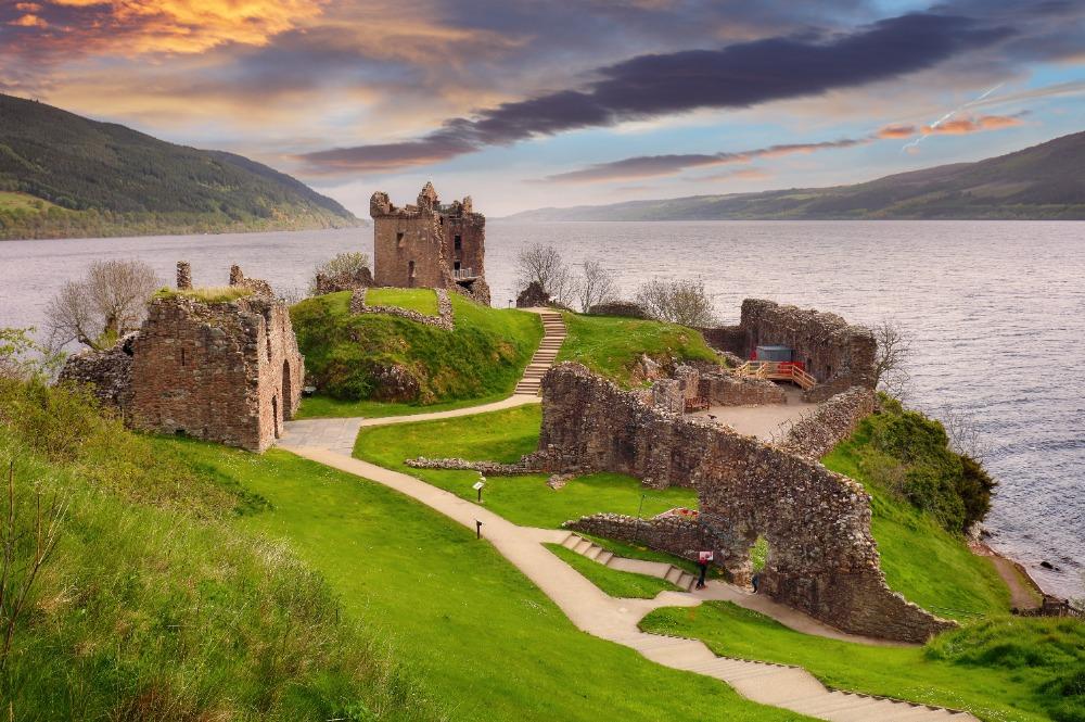 Loch Ness, kasteel