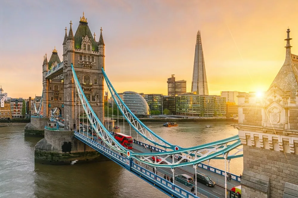 Engeland, Londen Tower Bridge zonsondergang